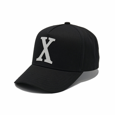 Strukturierte, verstellbare 5-Panel-Baseballmütze mit gesticktem Text und Metallschnalle