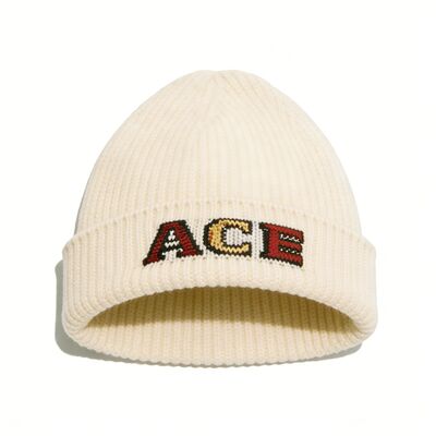 Anpassungsfähige Wollkappen mit natürlicher Isolierung und klassischer Optik perfekt für Winterkleidungskollektionen