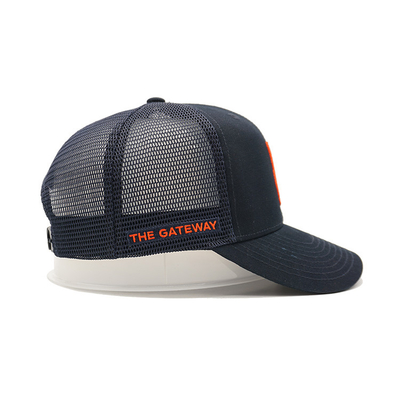 Mesh-Snapback-Kappe mit gebogener Krempe und Baumwollschweißband