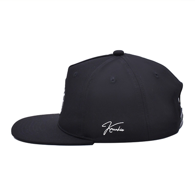 Kurvige Visor bestickte Baseballkappen 6 Panel Custom Eyelets