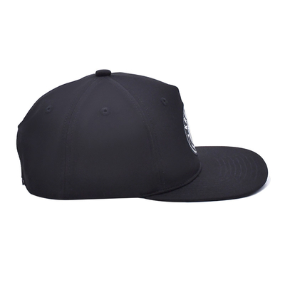 Kurvige Visor bestickte Baseballkappen 6 Panel Custom Eyelets
