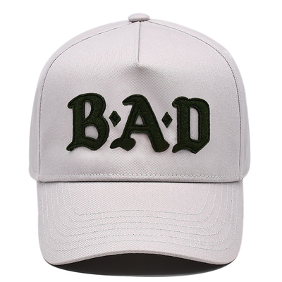 Kurve Visor Fünf-Panel Baseballkappe mit Nähte, um Stofffarbe mit befestigtem Patch anzupassen