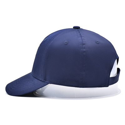 Stylische Baseballmütze aus Baumwollstoff mit gesticktem Logo und Stichen