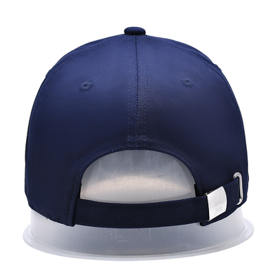 Stylische Baseballmütze aus Baumwollstoff mit gesticktem Logo und Stichen