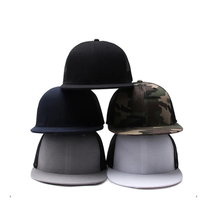 Unisex Mesh Trucker Cap mit gesticktem Logo und Druckband