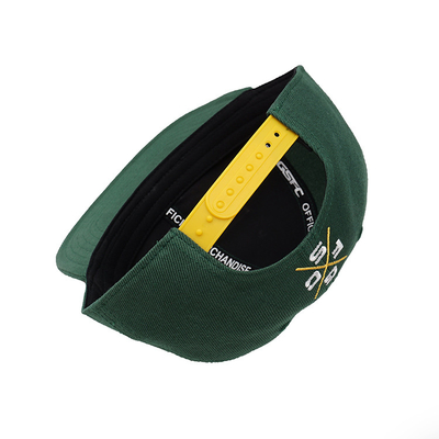 Atmungsaktive Plastik-Snapback-Hüte mit strukturierter Flachkante und kundenspezifischer Stickerei Logo Camo Farbe