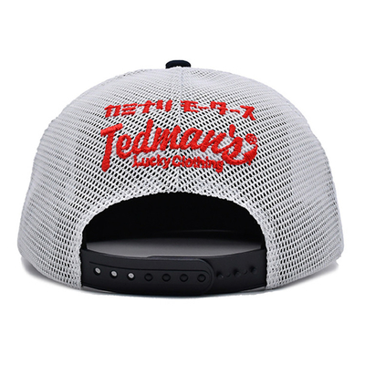 Gebaute Profil Trucker Cap mit Plastik Snapback und Stick Logo