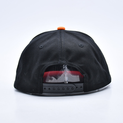 Custom Broderierte Flachkante Snapback-Hüte mit schwarzen oder angepassten Farben