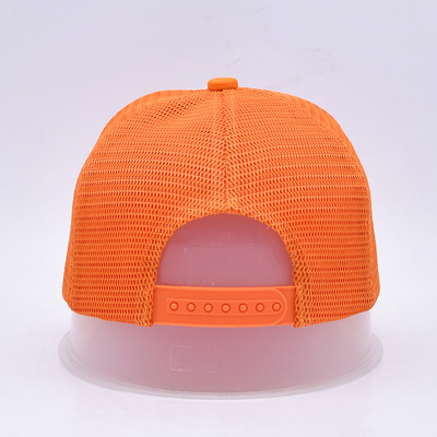 Unisex 5 Panel Trucker Cap Custom 3d Broderierte geschwungene Rand Satin ausgekleidet Orange Mesh Rücken Hüte