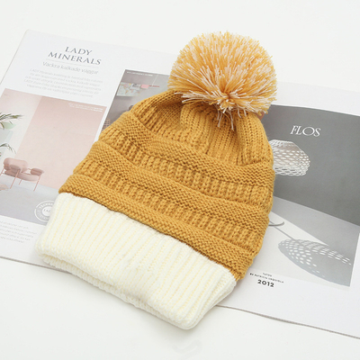 Herbst-Winter-Hut Passende Strickmütze Skully Trendy Warm mit Pompom Pelz Pom Pom Pom für Frauen Doppelfarbige Mode-Mütze