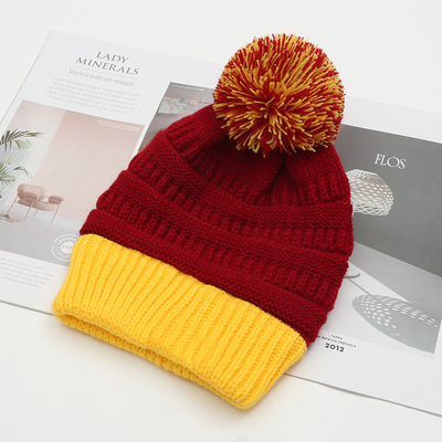 Herbst-Winter-Hut Passende Strickmütze Skully Trendy Warm mit Pompom Pelz Pom Pom Pom für Frauen Doppelfarbige Mode-Mütze