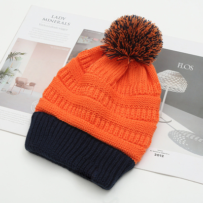 Herbst-Winter-Hut Passende Strickmütze Skully Trendy Warm mit Pompom Pelz Pom Pom Pom für Frauen Doppelfarbige Mode-Mütze