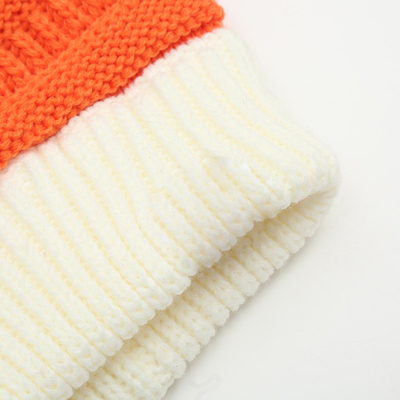 Herbst-Winter-Hut Passende Strickmütze Skully Trendy Warm mit Pompom Pelz Pom Pom Pom für Frauen Doppelfarbige Mode-Mütze