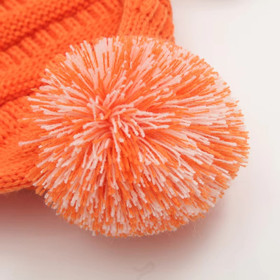 Herbst-Winter-Hut Passende Strickmütze Skully Trendy Warm mit Pompom Pelz Pom Pom Pom für Frauen Doppelfarbige Mode-Mütze