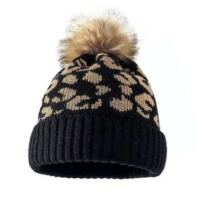 Hochwertige Pom Pom Winter Leopard Print Beanie Großhandel Weich warme Strick-Beanie Hüte