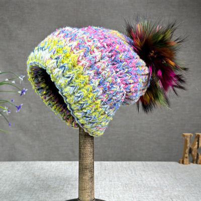 2024 Neuer Hut Frauen Kaschmir Strickhut Herbst/Winter Fuchs Fell Pompom Hut Lockenrand Farbiger Schutzhüssel