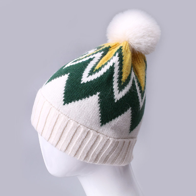 Gemachte bestickte Kugeln Winter gestrickte Streifen Muster warme weiche Pompom Puff Druckkugeln Hersteller