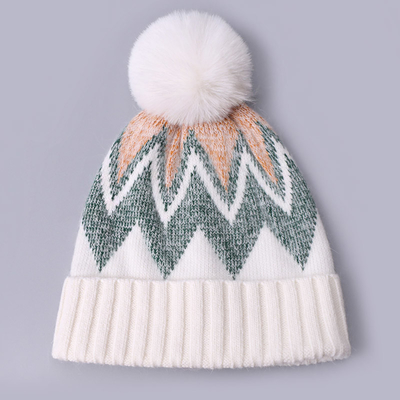 Gemachte bestickte Kugeln Winter gestrickte Streifen Muster warme weiche Pompom Puff Druckkugeln Hersteller