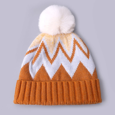 Gemachte bestickte Kugeln Winter gestrickte Streifen Muster warme weiche Pompom Puff Druckkugeln Hersteller