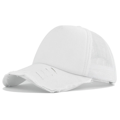 Hochwertige eigene Trucker-Hütte mit eigener Logobeschrift