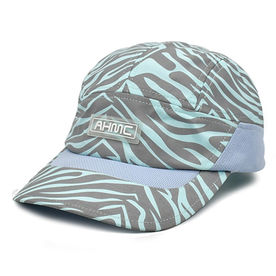 Outdoor-Verstellbare Baseball-Sportmütze Leichtgewicht reflektierende schnelle Trocknung 5 Panel-Sportmütze mit Buckle Back