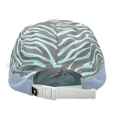 Outdoor-Verstellbare Baseball-Sportmütze Leichtgewicht reflektierende schnelle Trocknung 5 Panel-Sportmütze mit Buckle Back