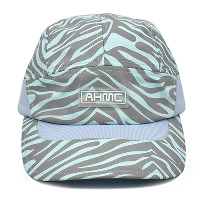 Outdoor-Verstellbare Baseball-Sportmütze Leichtgewicht reflektierende schnelle Trocknung 5 Panel-Sportmütze mit Buckle Back