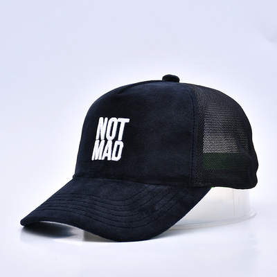 Hochkarätige gestickte Suede Trucker Cap Custom Logo 5 Panel Mesh Trucker Hut