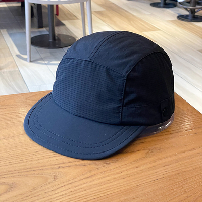 Unisex leichte atmungsaktive schnell trocknende 5-Panel-Camping-Mütze Custom Outdoor-Wander-Camp-Mütze Splicing Short-Rim Camper-Hut