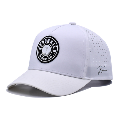 OEM Custom 5 Panel Gummi PVC Logo Lasergeschnittene Lochung Perforierte Sport Performance Dad Hat, Weiße Wasserfeste UV-beständige Baseballkappe