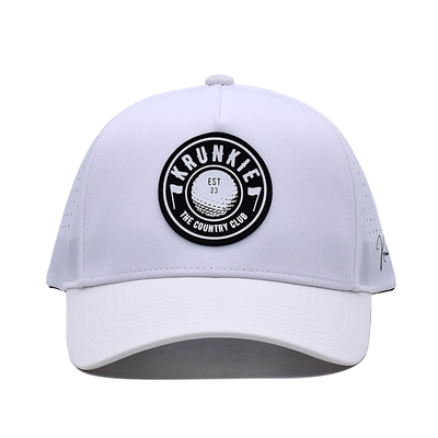 OEM Custom 5 Panel Gummi PVC Logo Lasergeschnittene Lochung Perforierte Sport Performance Dad Hat, Weiße Wasserfeste UV-beständige Baseballkappe