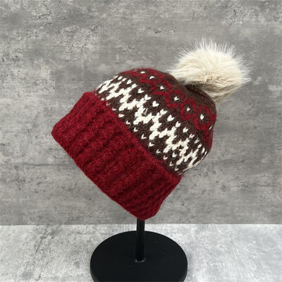 Pom Pom Skull Cap Beanie Winter Warm Stretch Fit für Herren Damen Unisex Sport Outdoor Aktivitäten Benutzerdefinierte Logo Beanies