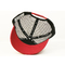 Platten-Fernlastfahrer-Kappe der rote Farbförderungs-5 mit Maschen-Flecken LOGO erwachsenem Gebrauch