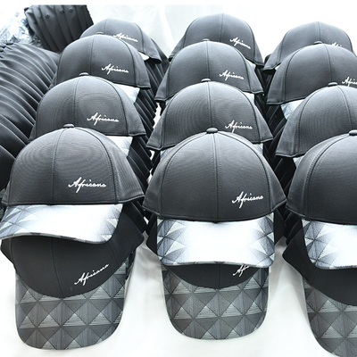 Anpassbare 6-Panel Baseballkappe mit verstellbarem Gurt und geschwungenem Visor